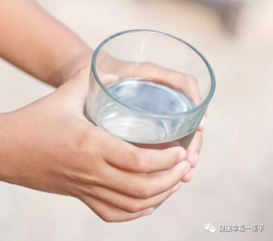 胃不好不能吃玉米？医生：若想养胃，这3种“食物”少吃为宜