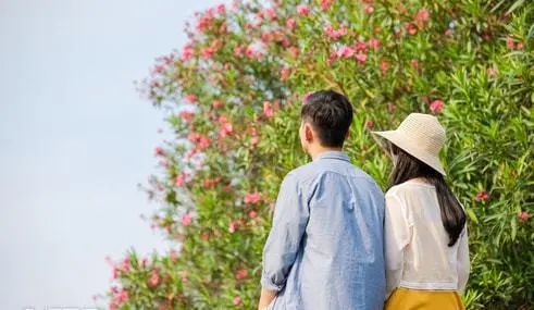 夫妻二人相继感染幽门螺杆菌，查出胃癌，医生：天天刷碗，为何不刷它